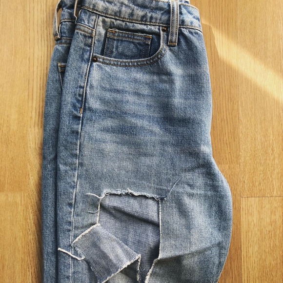 Hidden Jeans Distressed Raw Hem Denim - Picture 2 of 4